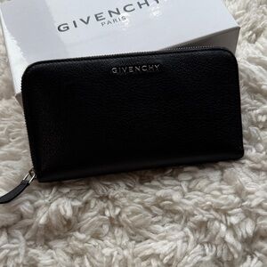 Givenchy Pandora Leather Zip Wallet‎